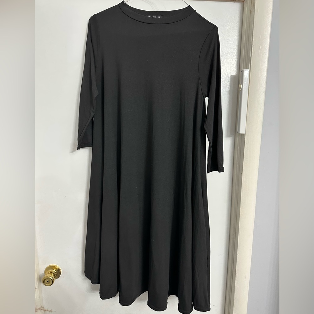 CHI CHI NY Black Flared Midi Dress